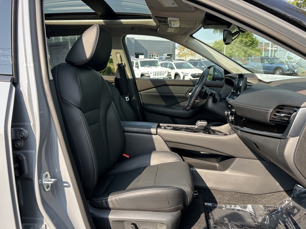 2022 Nissan Rogue SL photo 28