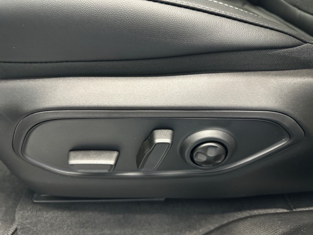 2025 Jeep Grand Cherokee Altitude photo 17