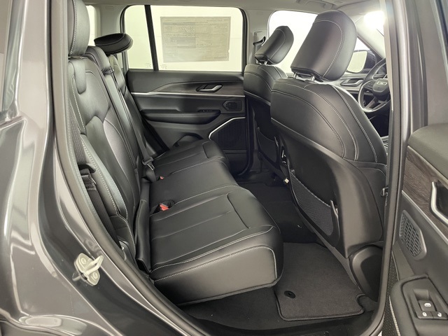 2024 Jeep Cherokee Base photo 39