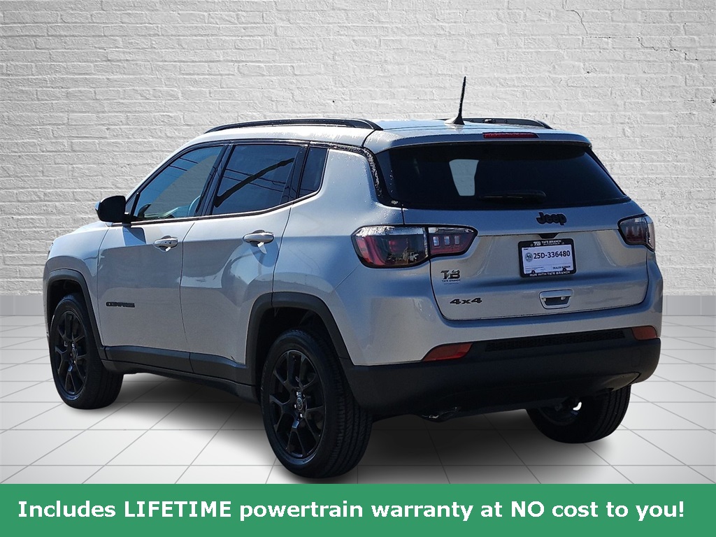 2026 Jeep Compass Latitude photo 2