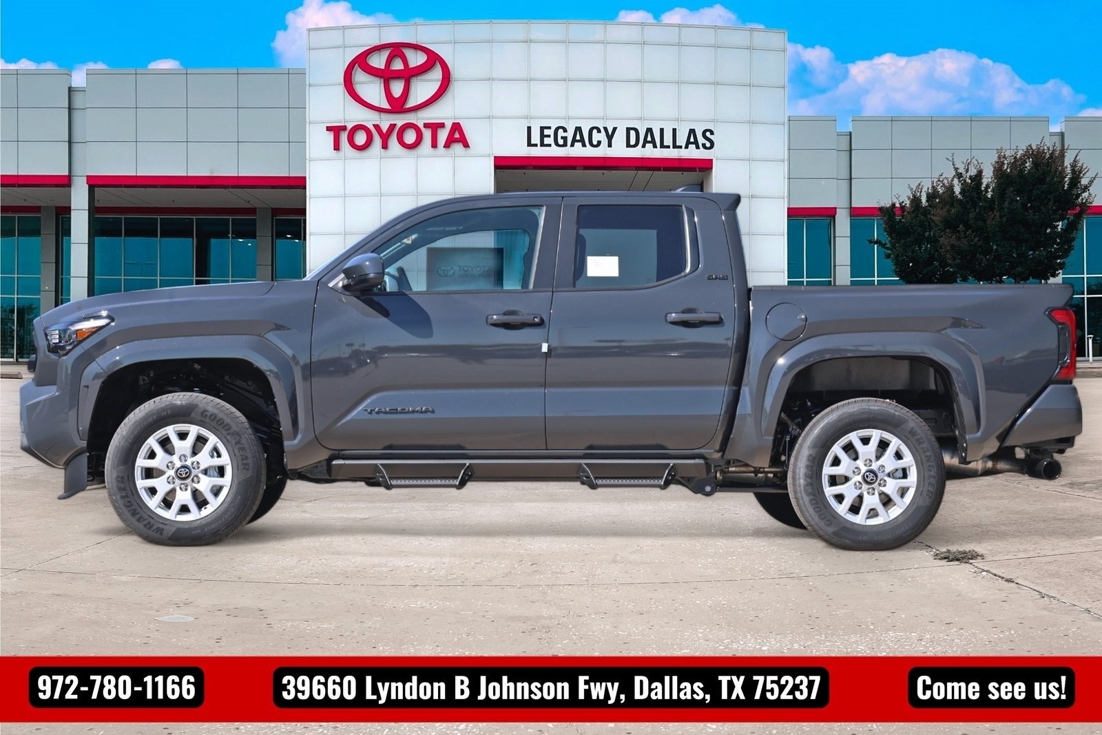 2025 Toyota Tacoma SR5 4x4 Double Cab photo 4