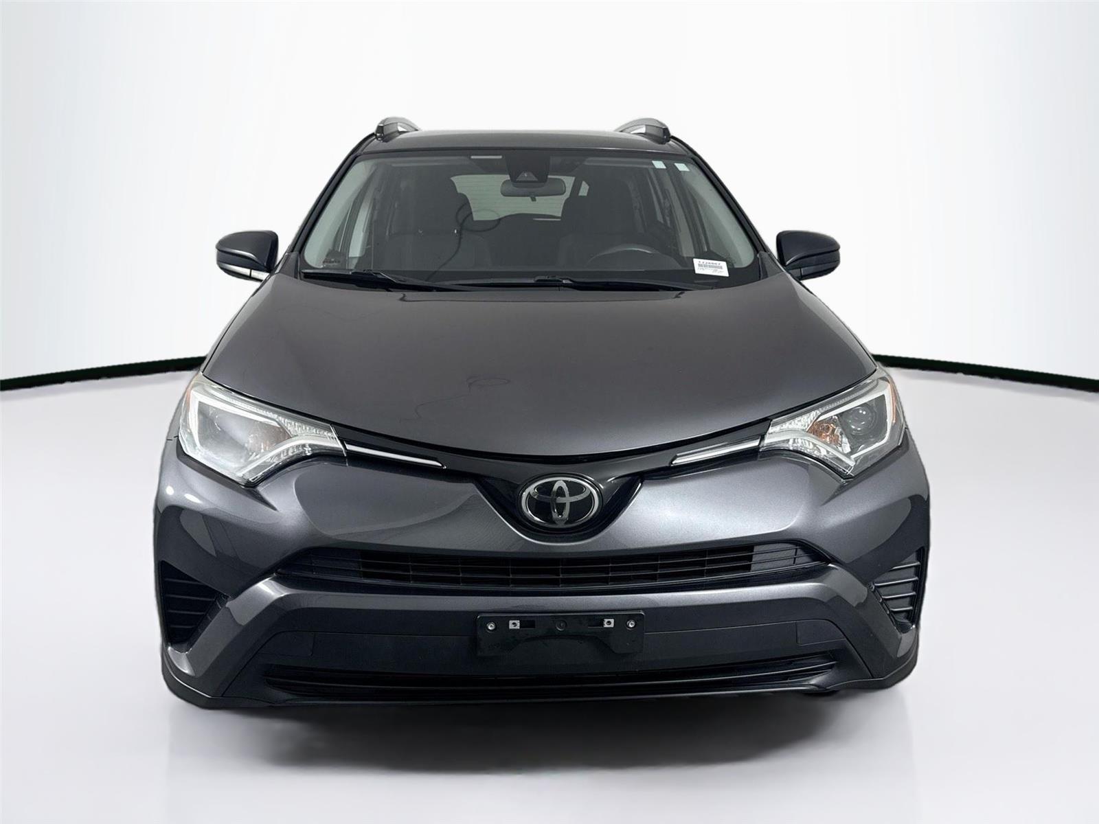 2018 Toyota RAV4 LE photo 3