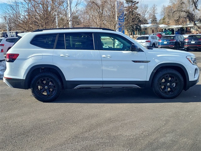 2025 Volkswagen Atlas Peak Edition SE photo 5