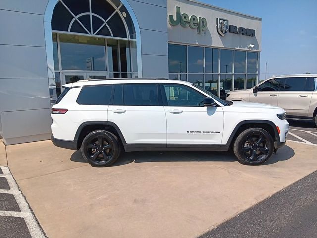 2023 Jeep Grand Cherokee Altitude photo 4