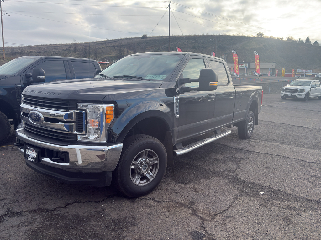 2017 Ford F-250 Super Duty XLT's photo
