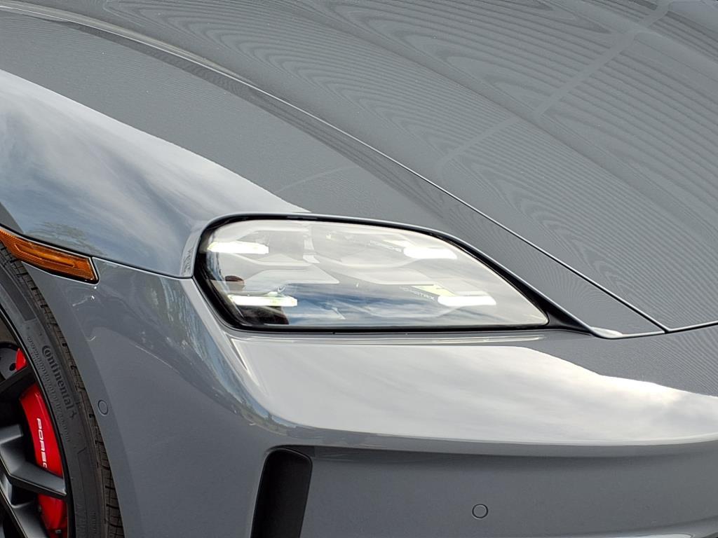 2026 Porsche Taycan GTS photo 28