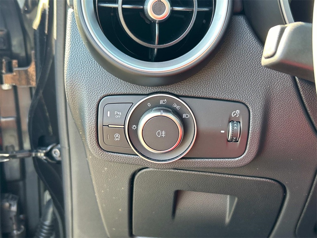 2025 Alfa Romeo Stelvio Sprint Base photo 23