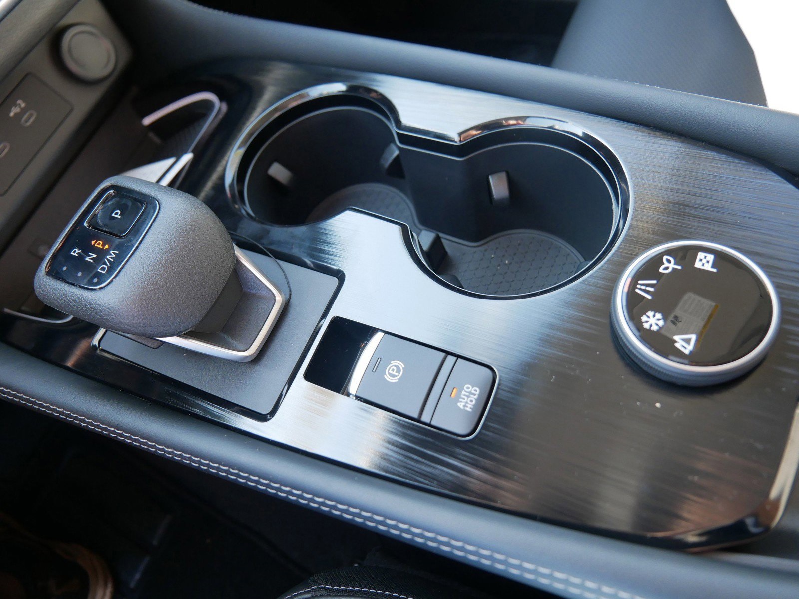 2026 Nissan Rogue Platinum photo 9
