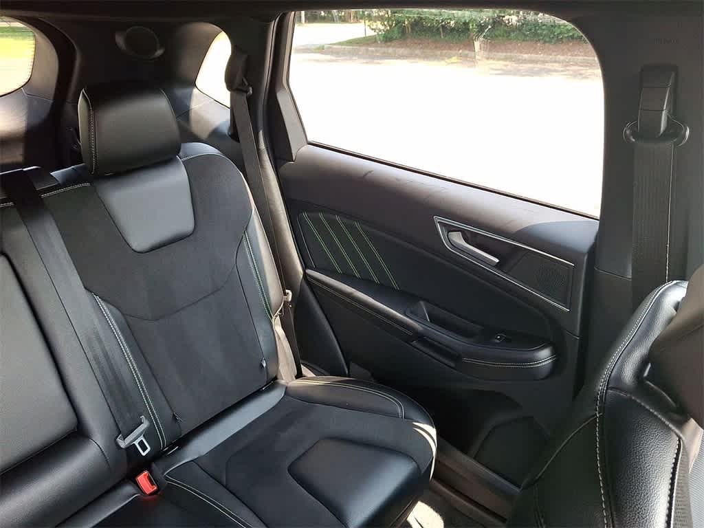 2023 Ford Edge ST photo 11