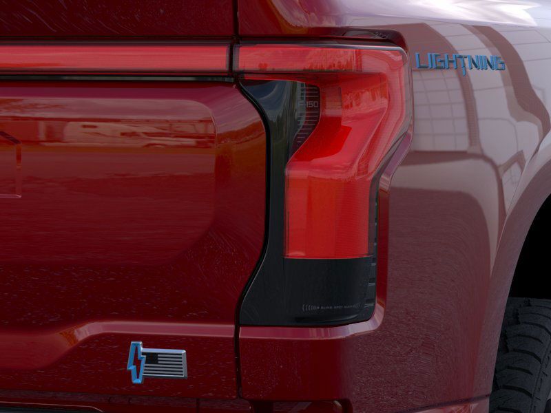 2025 Ford F-150 Lightning Lariat photo 21