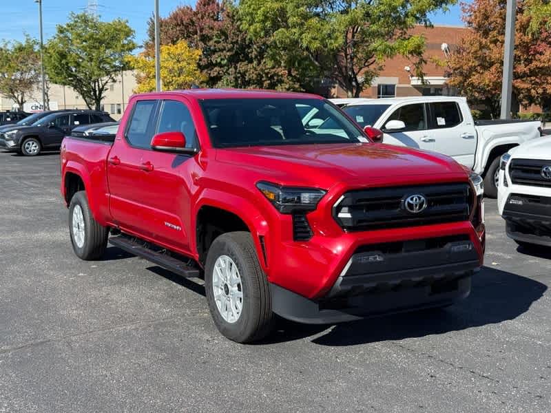 2025 Toyota Tacoma SR5's photo