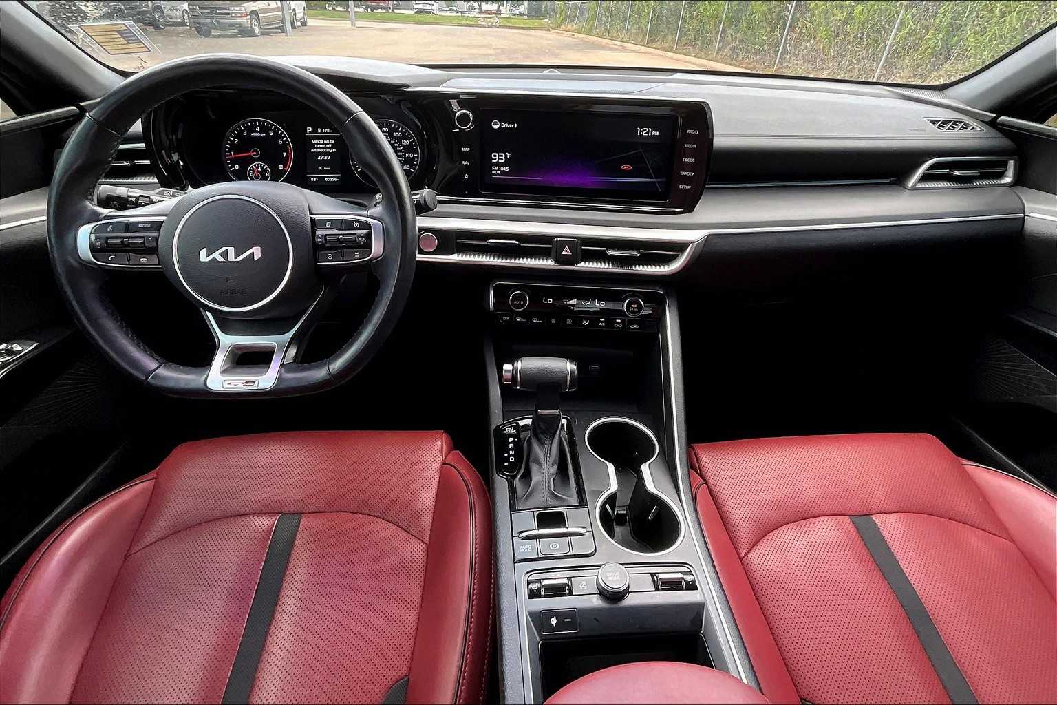 2022 Kia K5 GT-Line photo 14