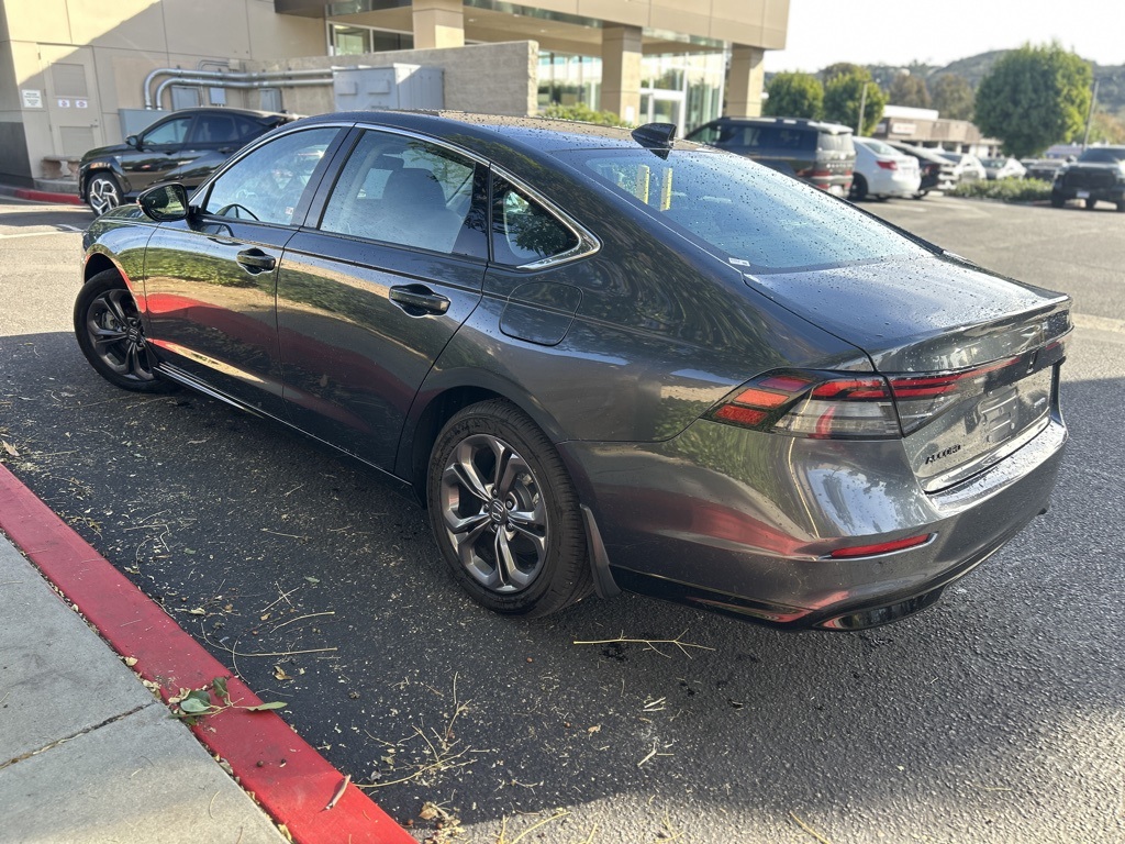 Used 2024 Gray Honda EX-L image 3