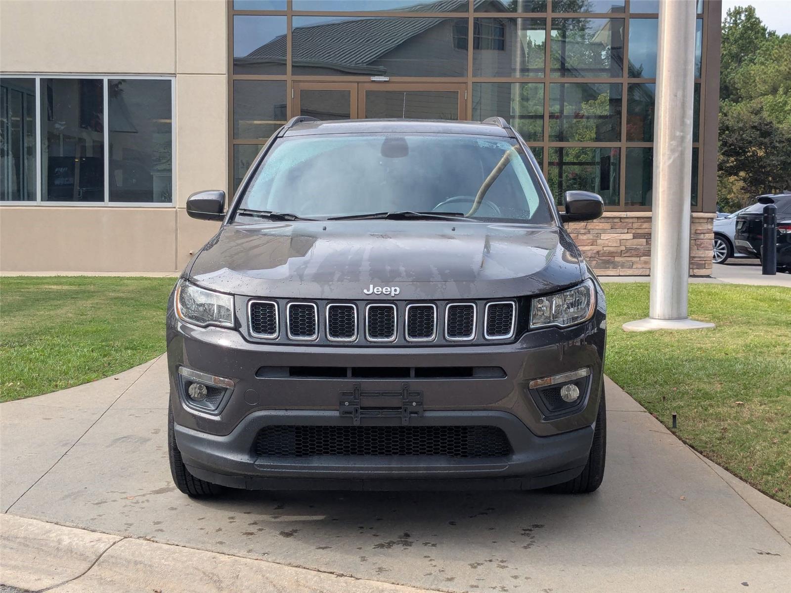 2017 Jeep Compass Latitude photo 2