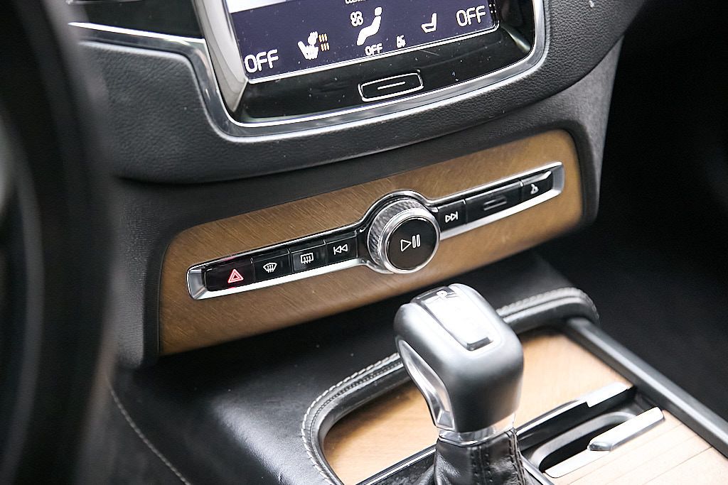 2018 VOLVO XC90 - Image 15