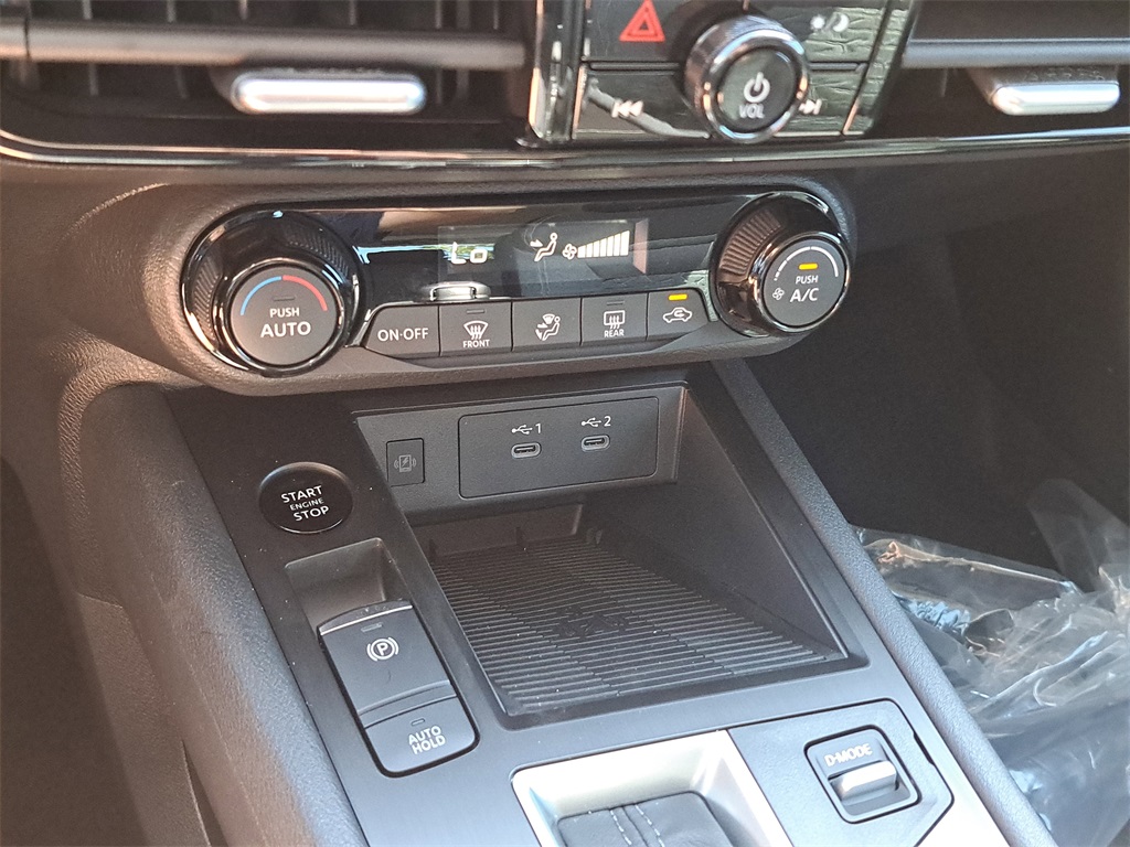 2026 Nissan Kicks SV photo 25