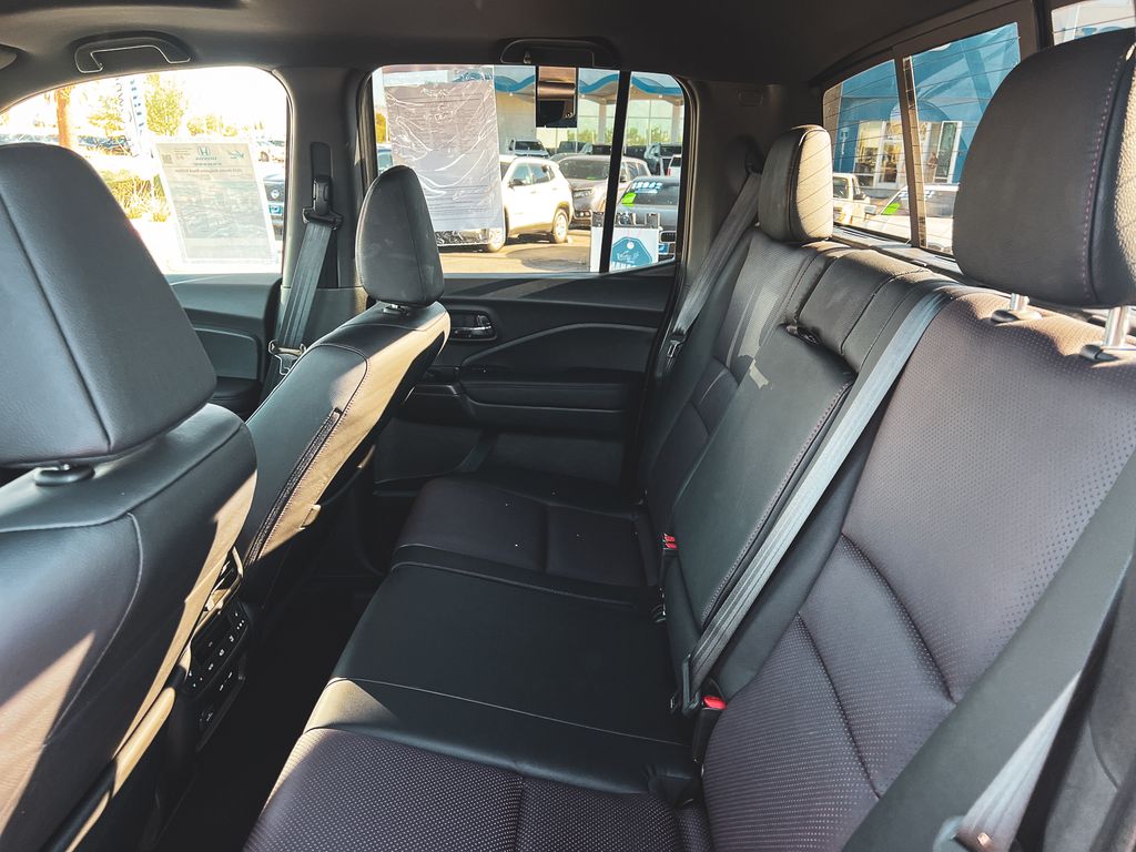 2025 Honda Ridgeline Black Edition photo 29