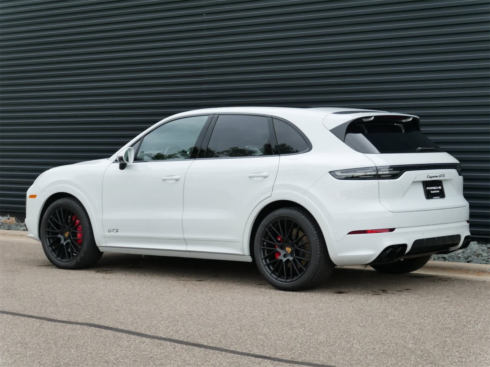 2022 Porsche Cayenne GTS photo 3