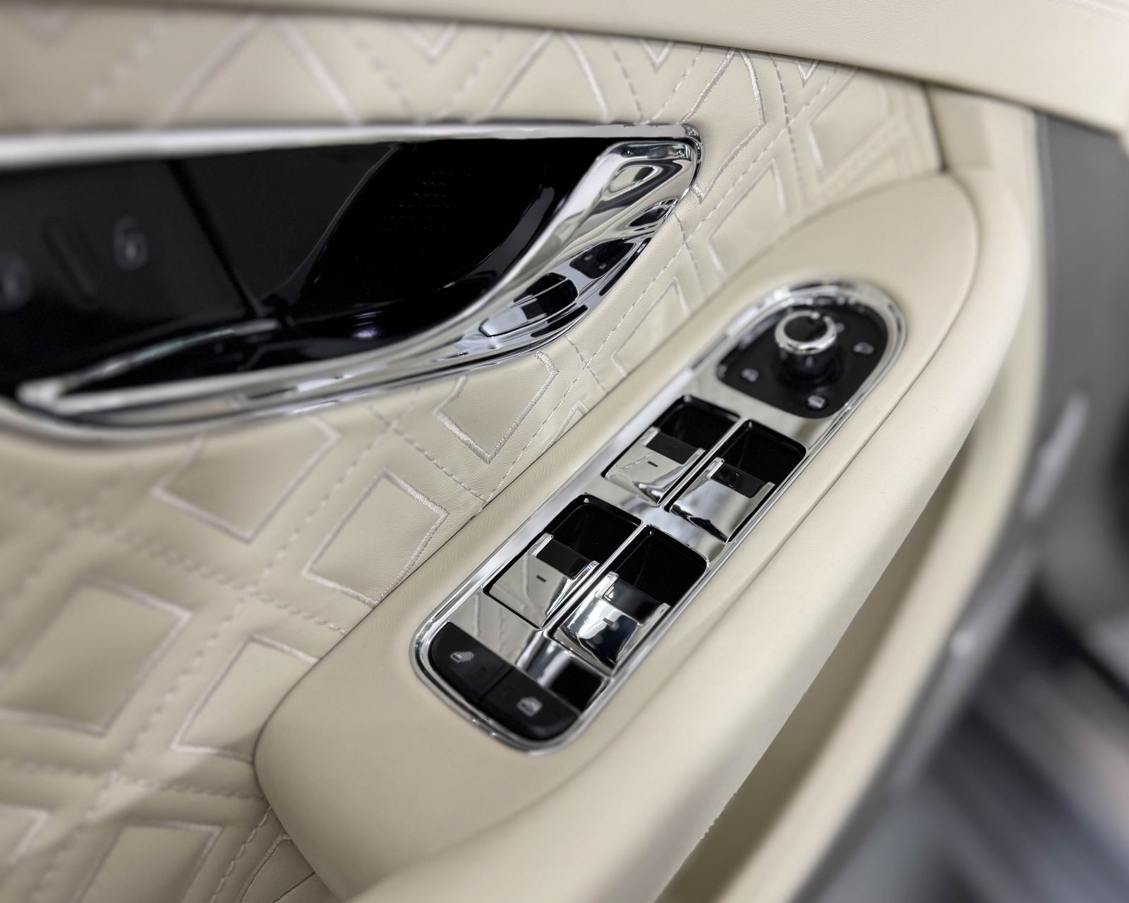 2022 Bentley Continental GTC Speed photo 12