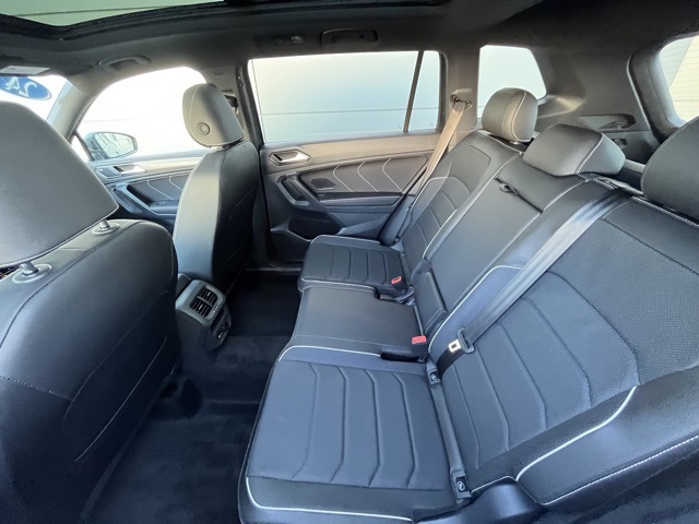 2024 Volkswagen Tiguan SEL R-Line Black photo 3