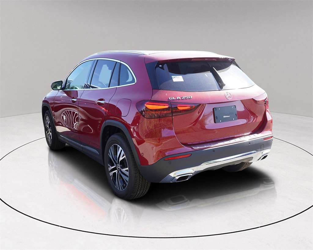 2025 Mercedes Benz GLA 250 photo 4