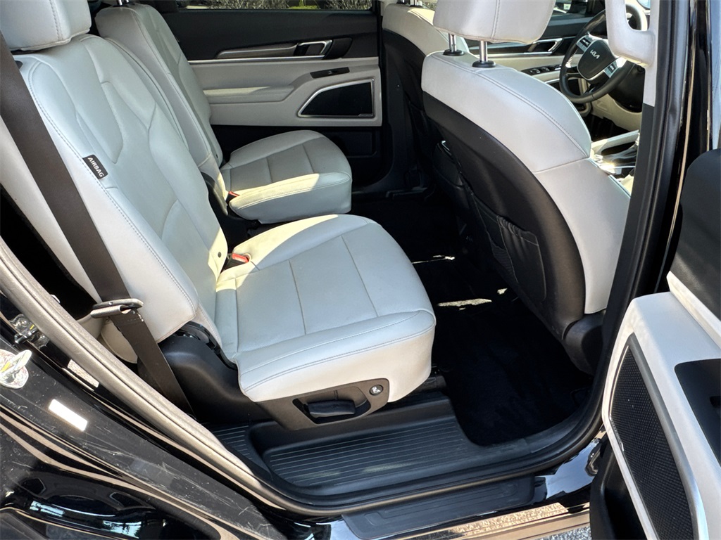 2024 Kia Telluride S photo 13