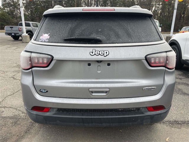 2019 Jeep Compass Latitude photo 2