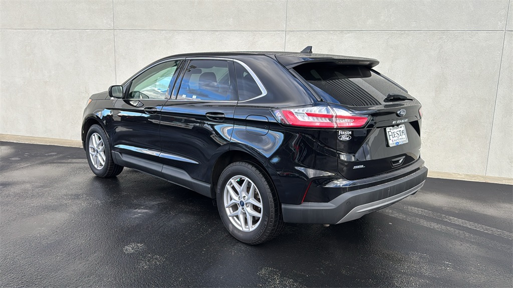 2022 Ford Edge SEL photo 4