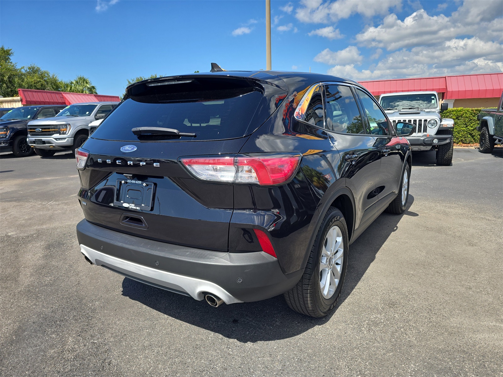 2021 Ford Escape SE photo 3