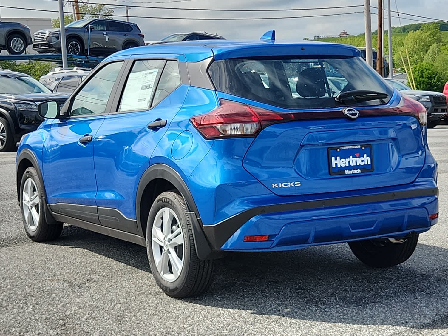 2025 Nissan Kicks Play S photo 4
