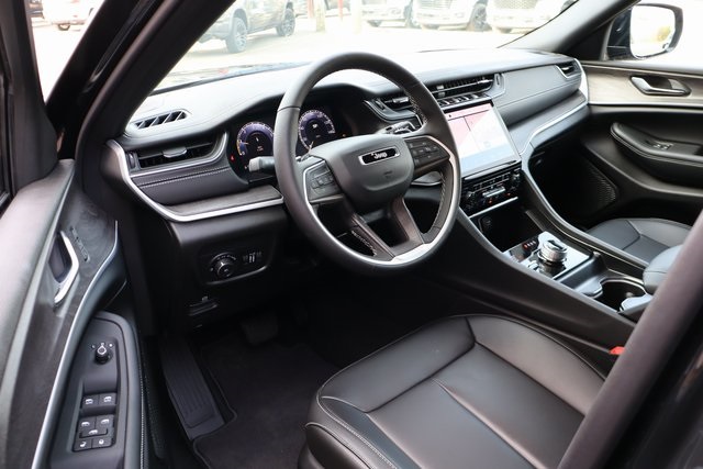 2025 Jeep Grand Cherokee Limited photo 11