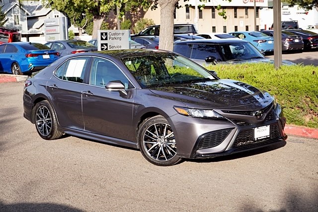 2023 Toyota Camry SE photo 2