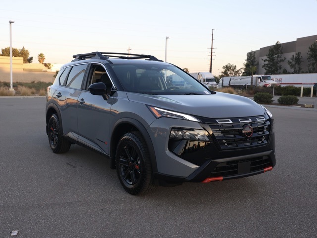 2026 Nissan Rogue SV photo 2