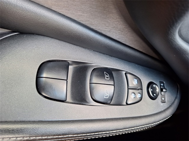 2023 Nissan Murano S photo 17