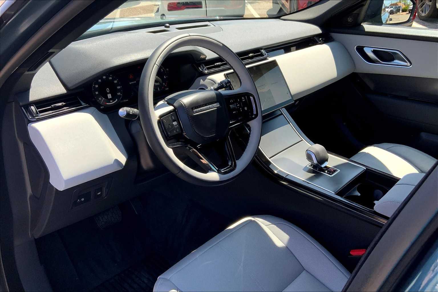 2026 Land Rover Range Rover Velar Velar S photo 8