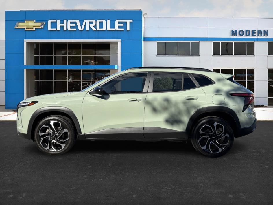 2024 Chevrolet Trax photo 2