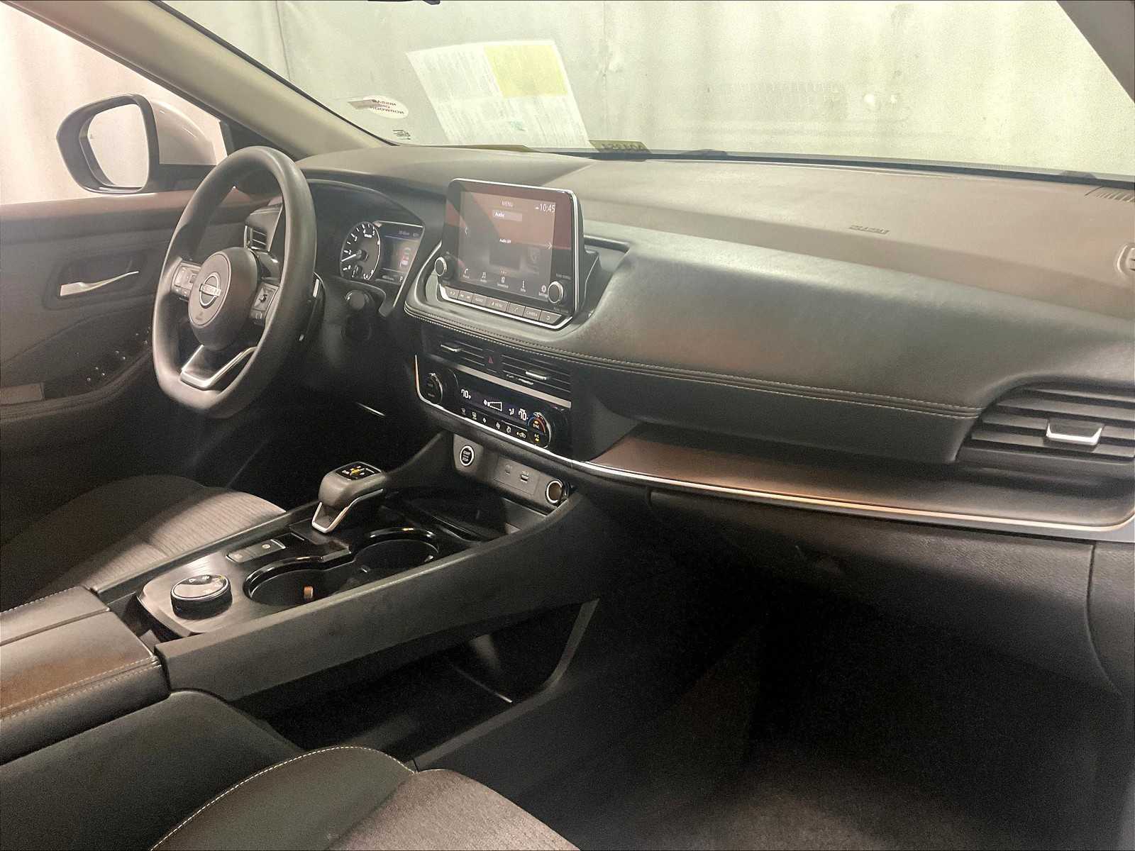2023 Nissan Rogue SV photo 13