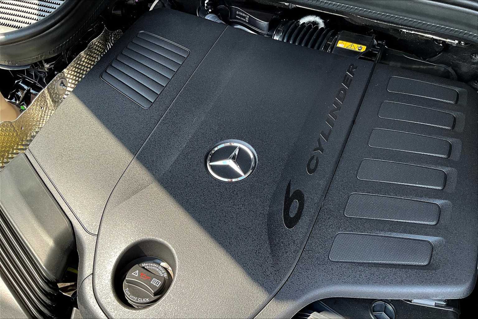 2026 Mercedes Benz GLS 450 4MATIC photo 17