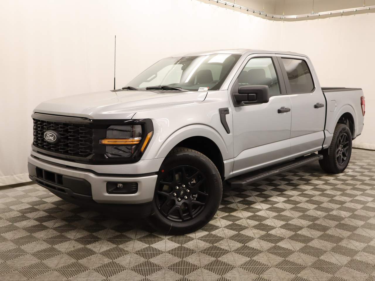 2025 Ford F-150 STX's photo