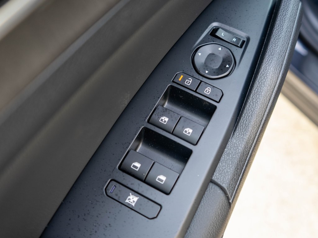 2026 Kia Sportage X-Line photo 13