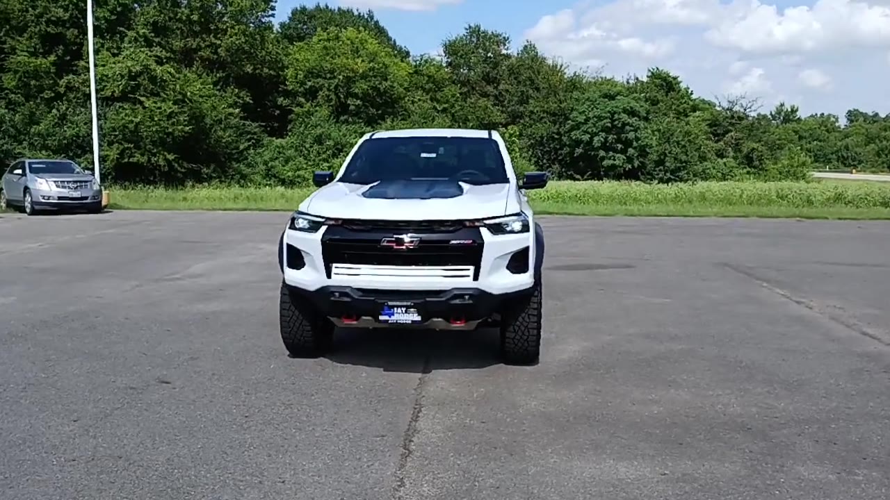 2025 Chevrolet Colorado ZR2 photo 2