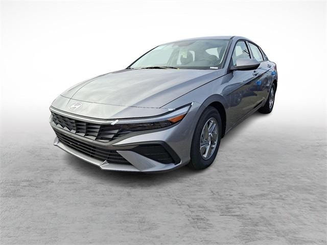 2026 Hyundai Elantra SE photo 3