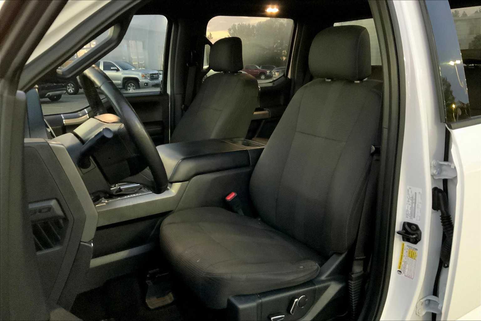 2016 Ford F-150 XLT photo 7