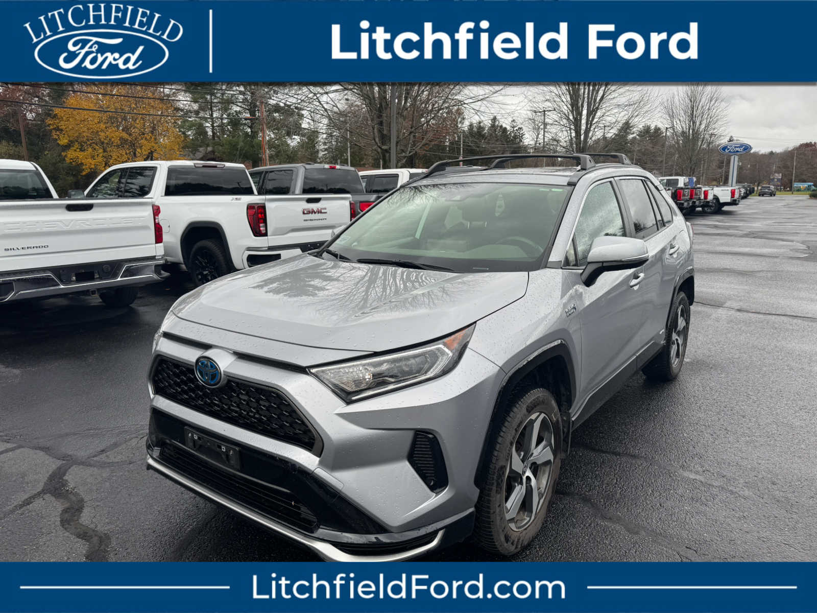 2021 Toyota RAV4 SE's photo