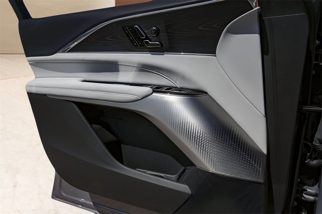 2024 Cadillac Lyriq Luxury photo 21