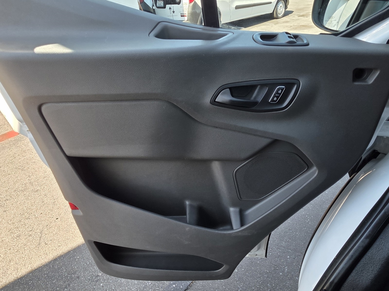 2022 Ford Transit photo 13