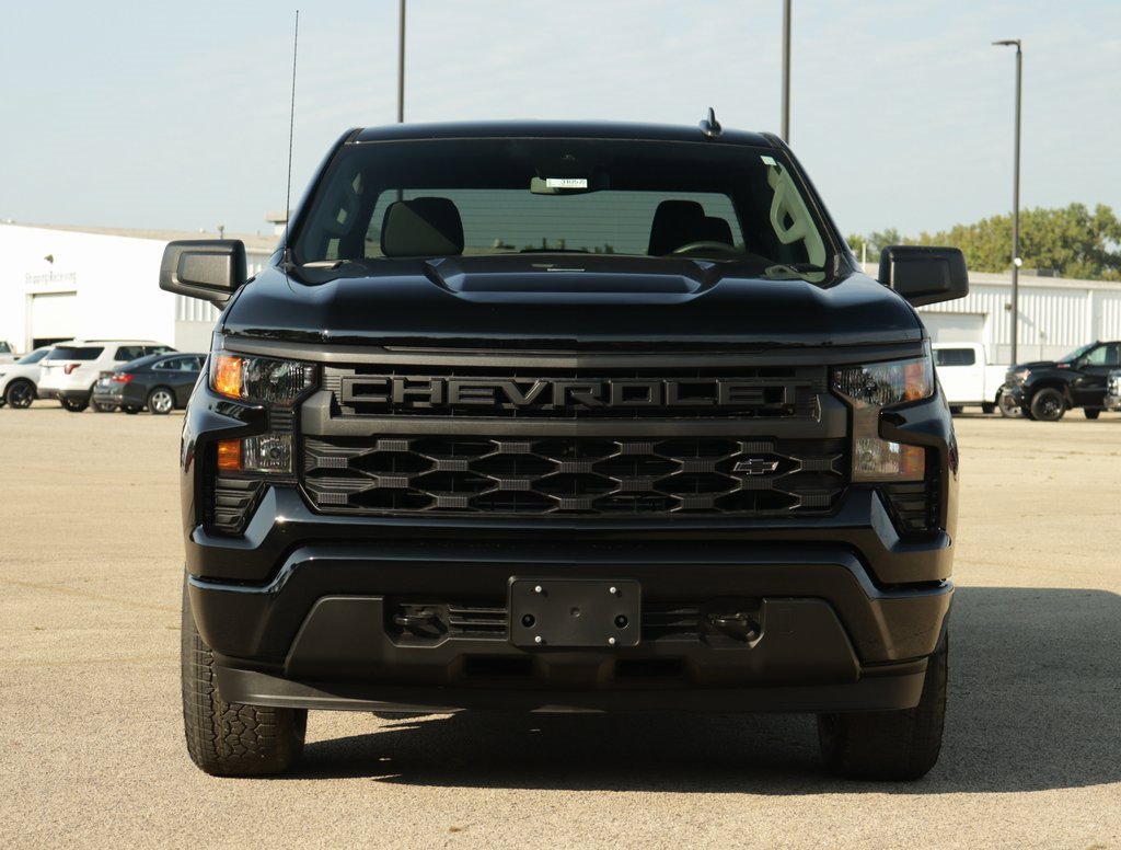2026 Chevrolet Silverado 1500 Custom photo 2