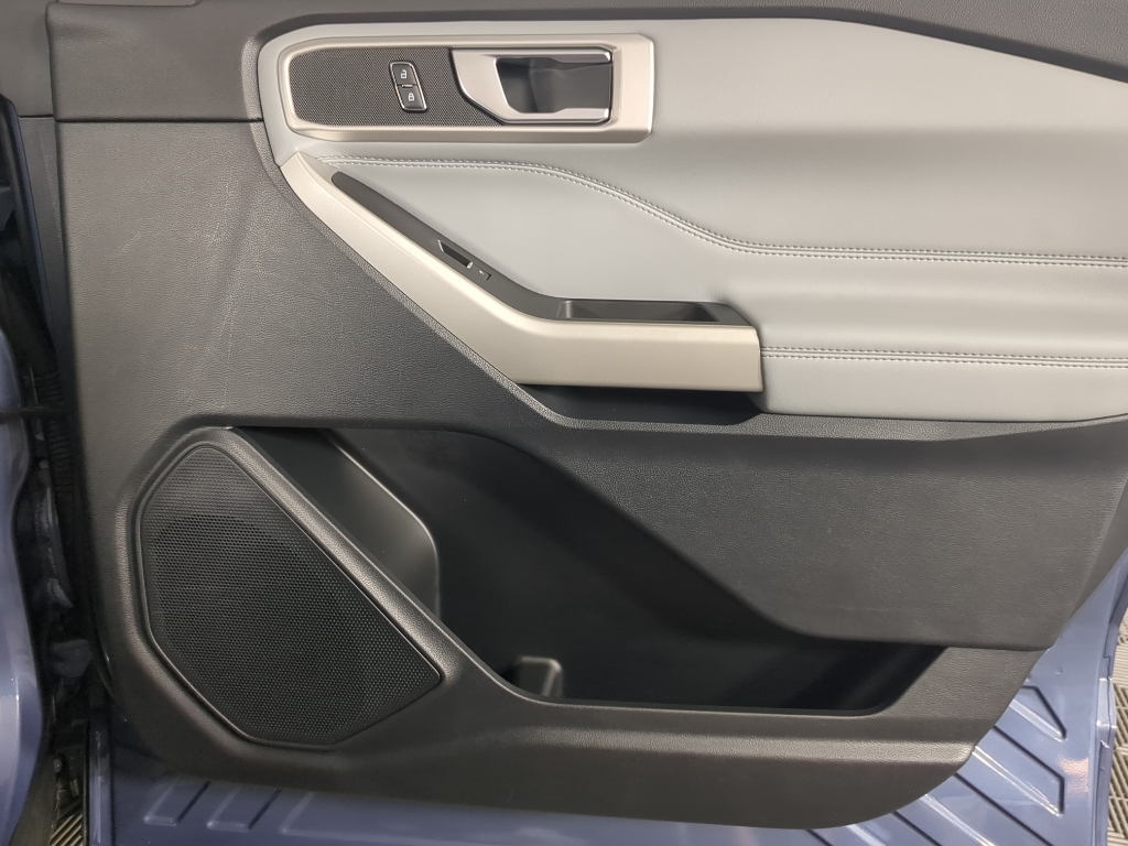 2021 Ford Explorer XLT photo 12