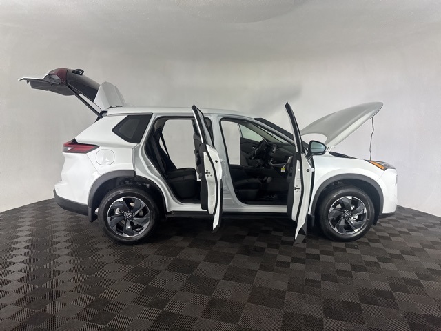 2026 Nissan Rogue SV photo 10