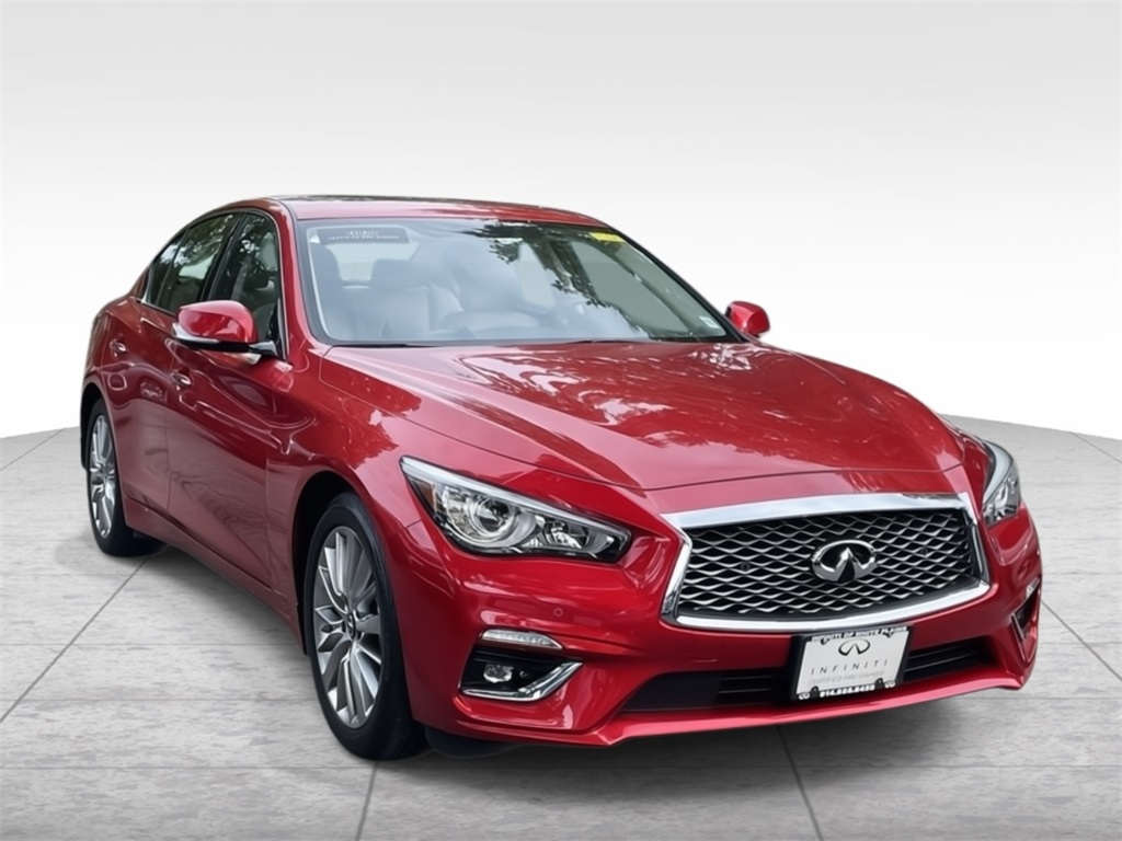 2024 Infiniti Q50 LUXE photo 3